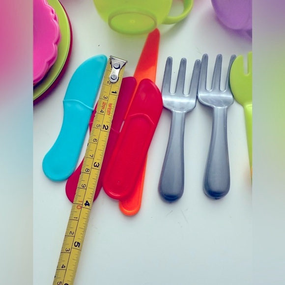Assorted Colourful Play Food and Kitchen Utensil Lot - Picture 8 of 10